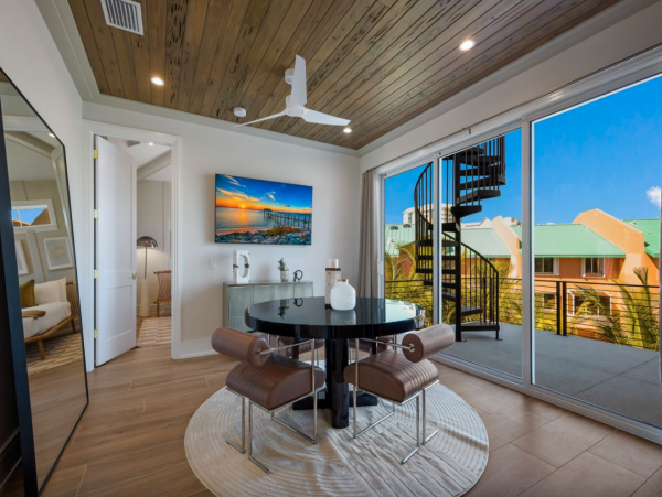 Lido Key Ten Bedroom Steps to  Beach Luxury Rental Walk to St. Armands Circle WOW!